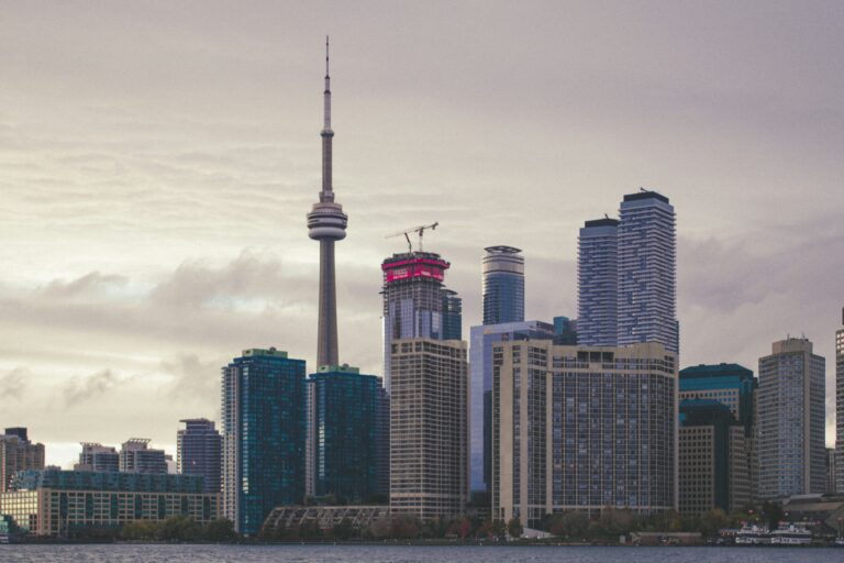 toronto ontario city skyline